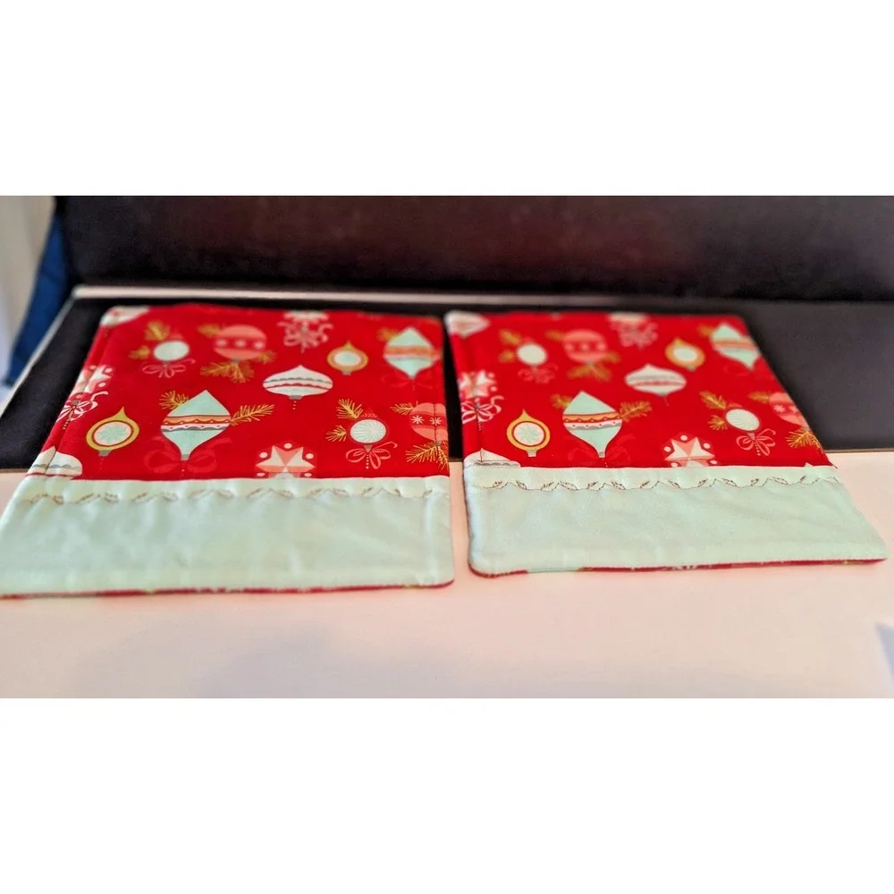 CHRISTMAS POT HOLDERS RED GREEN 100% COTTON KITCHEN HOT PADS NEW NO TAGS